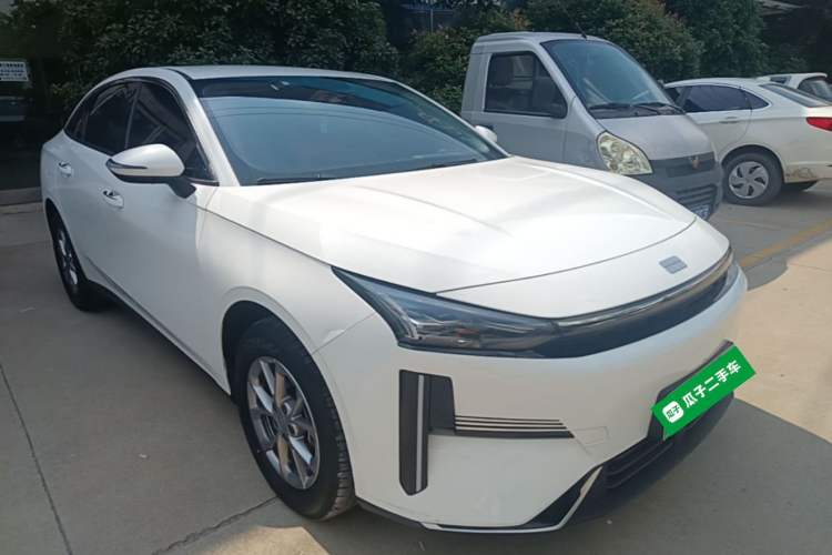 Geely Galaxy L6 2025 — 3