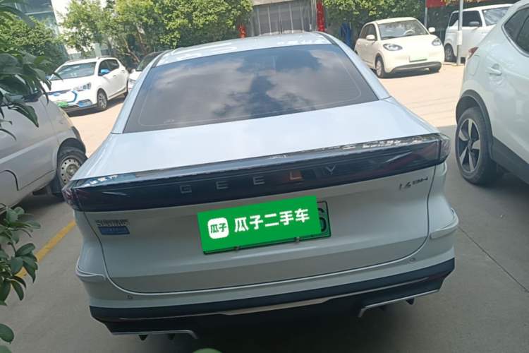 Geely Galaxy L6 2025 — 4