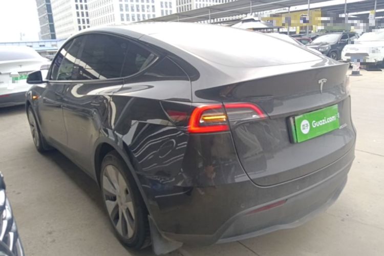 Tesla Model Y 2022 — 4