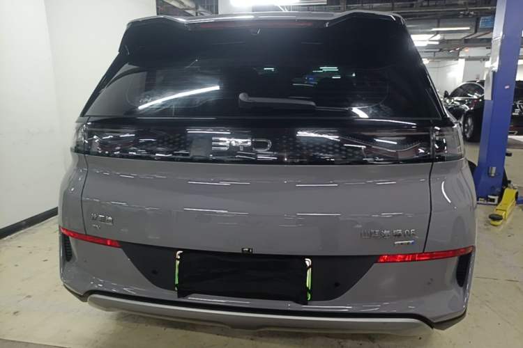 BYD Sealion 05 EV 2025 — 5