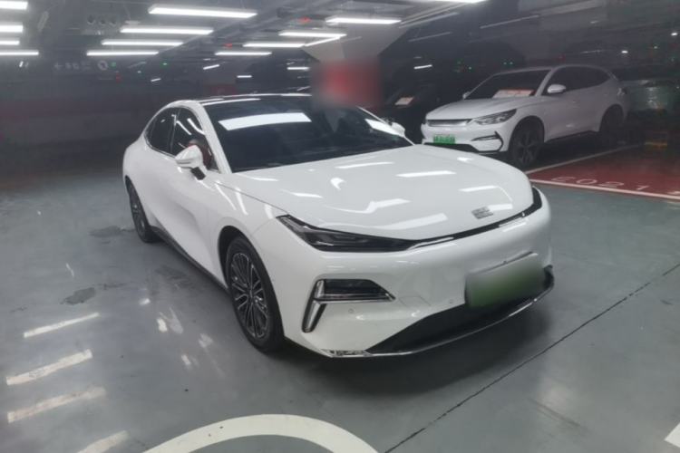Geely Galaxy 8 2025 — 3