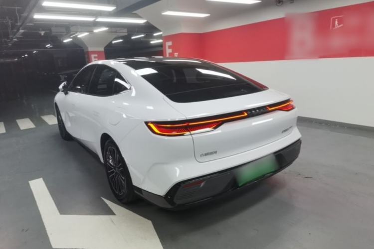 Geely Galaxy 8 2025 — 4