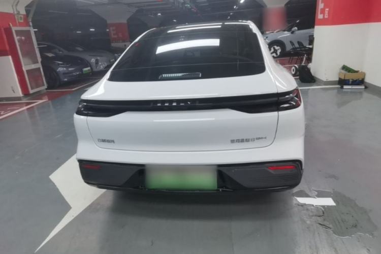 Geely Galaxy 8 2025 — 5