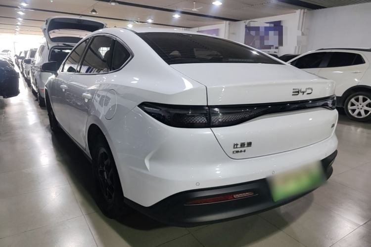 BYD Seal 05 DM-i 2025 — фото 4