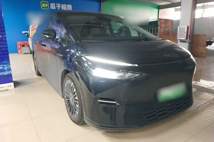 XPeng X9 2025 — 3