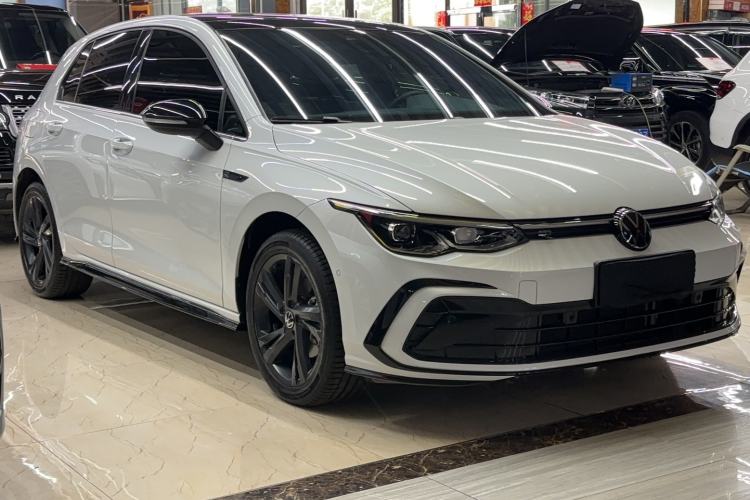 Volkswagen Golf 2024 — 3