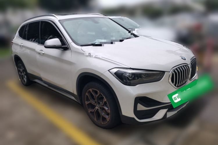 BMW X1 2022 — фото 3