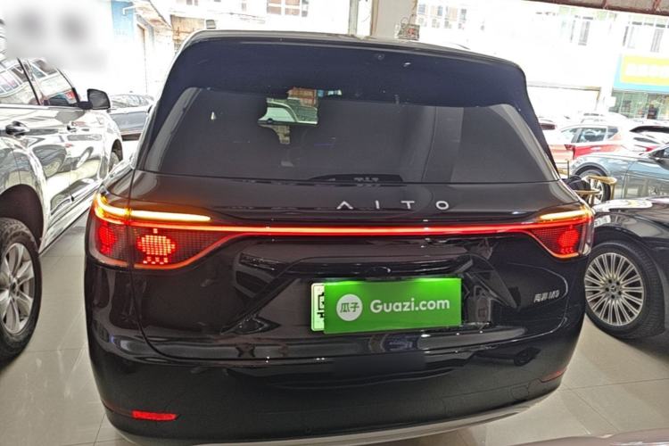 AITO M9 2024 — 5