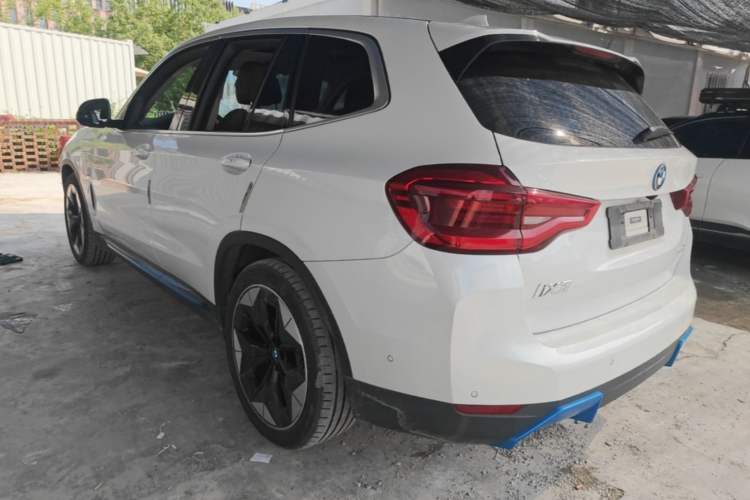 BMW iX3 2021 — 4