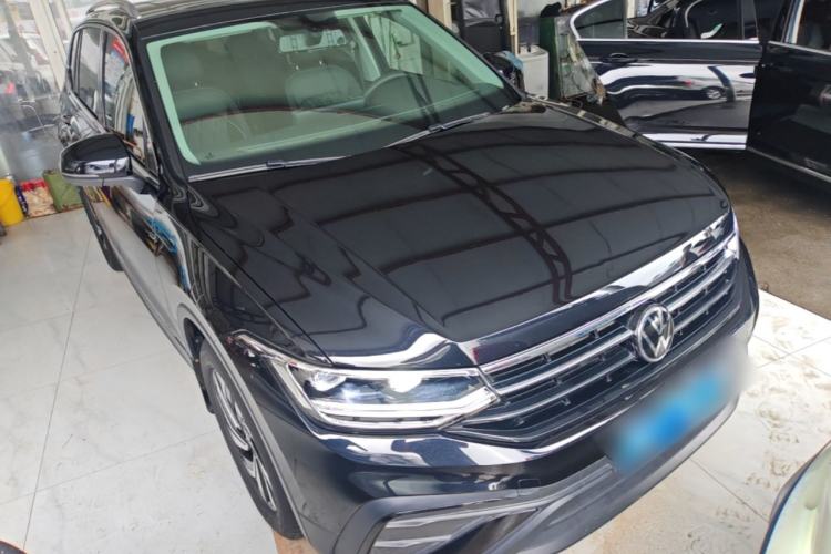 Volkswagen Tiguan L 2024 — 3