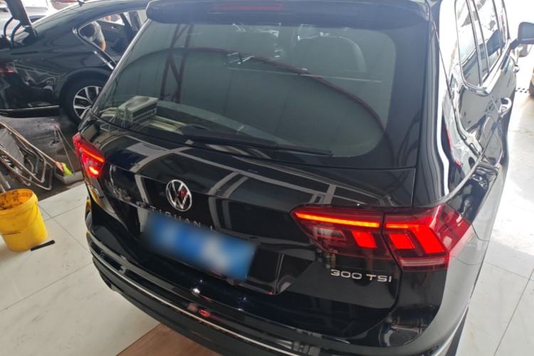 Volkswagen Tiguan L 2024 — 5