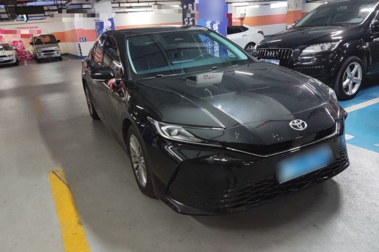 Toyota Camry 2024 — 3