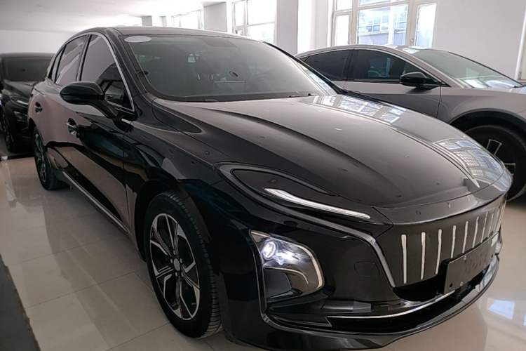 Hongqi E-QM5 2021 — 3