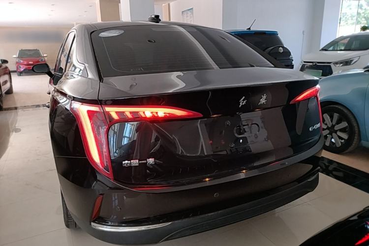 Hongqi E-QM5 2021 — 5