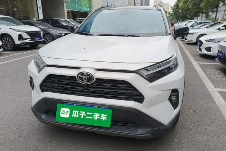 Toyota RAV4 2023 — 2