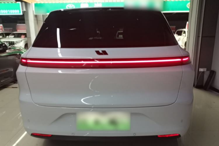 Li Auto L6 2025 — 5