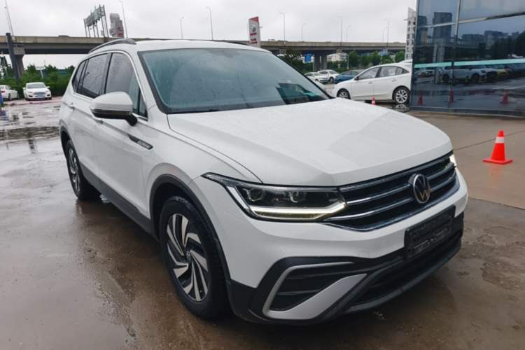 Volkswagen tiguan l 2023 — фото 3
