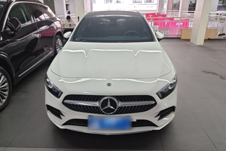 Mercedes-Benz A 200 L 2022 — фото 2