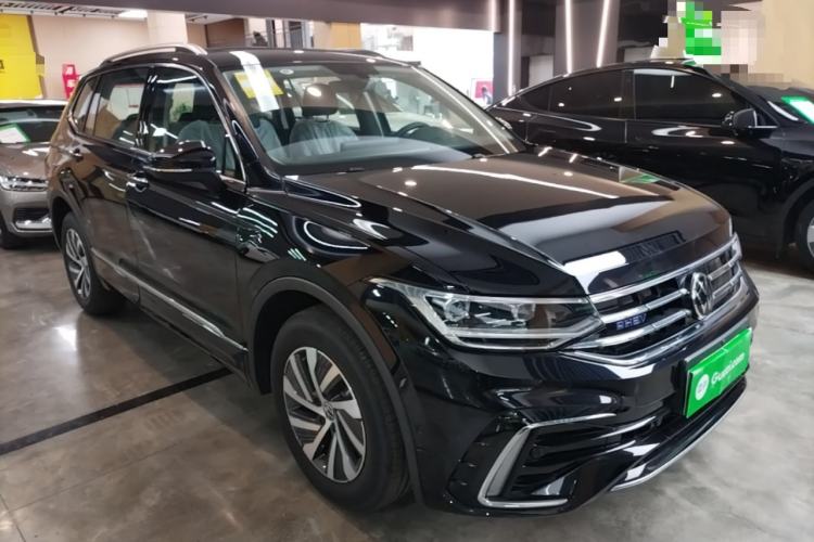Volkswagen Tiguan L 2023 — фото 3