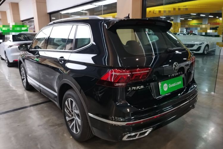 Volkswagen Tiguan L 2023 — фото 4
