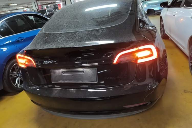 Tesla Model 3 2022 — 5