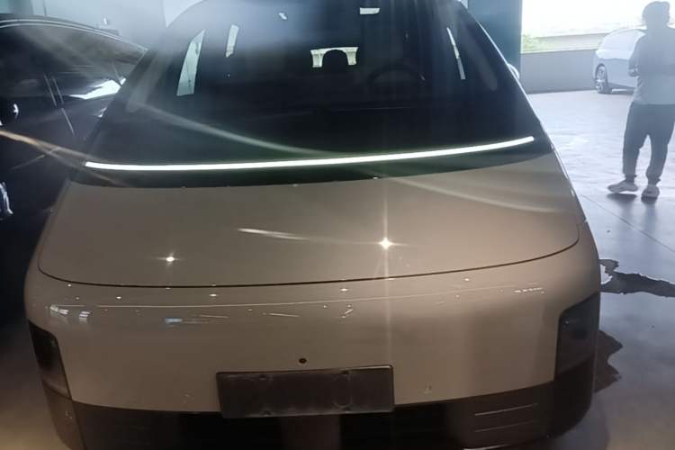 Li Auto MEGA 2025 — 2