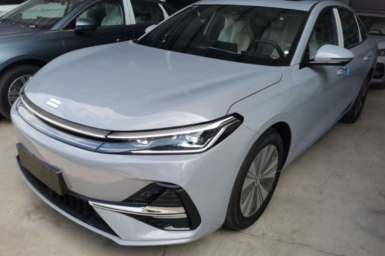 Geely Galaxy A7 2025 — фото 1
