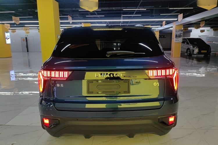 Lynk & Co 01 2019 — 5