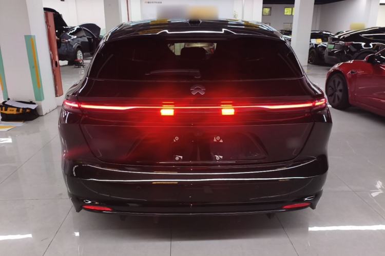 NIO ET5T 2025 — 5