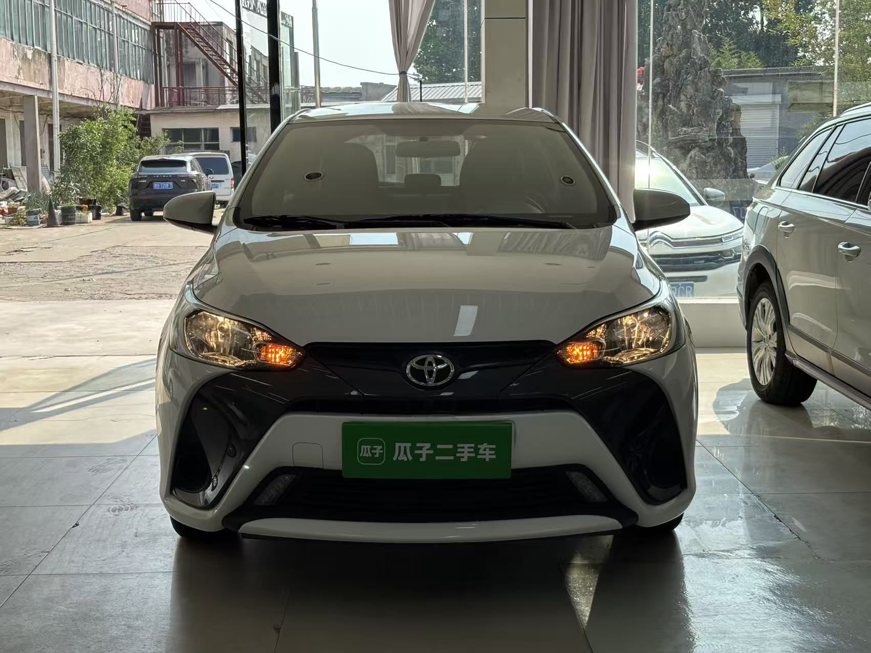 Toyota Yaris 2022 — фото 2