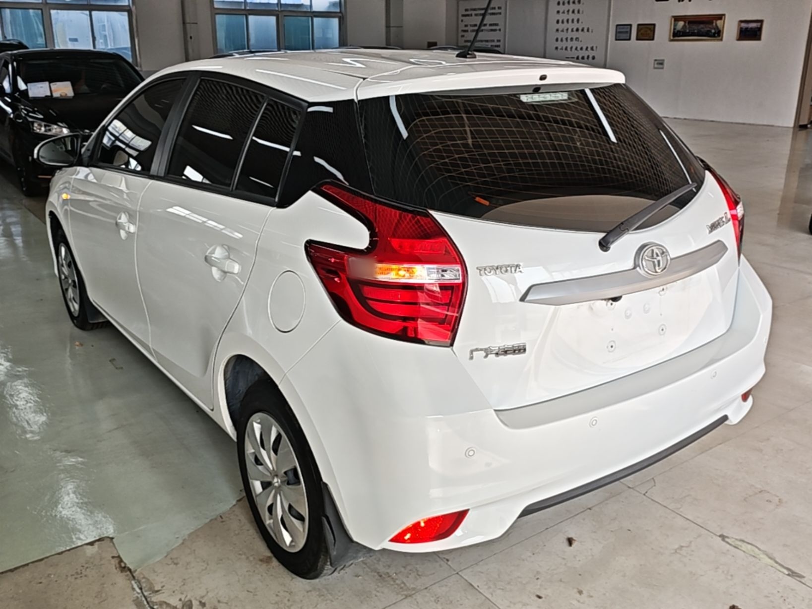 Toyota Yaris 2022 — фото 4