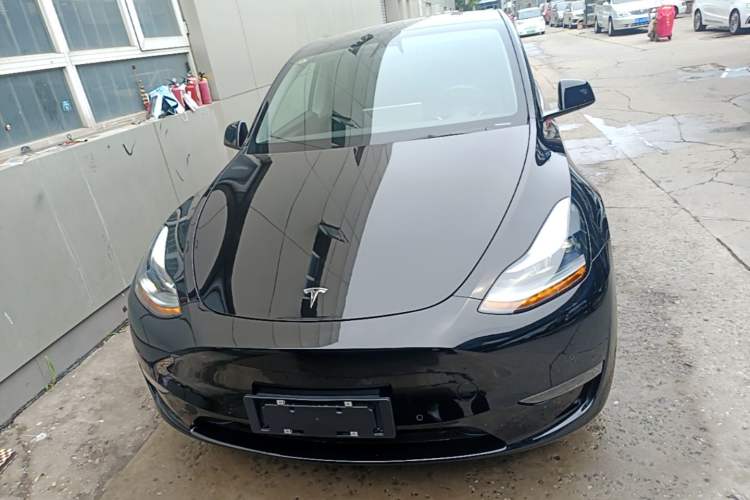 Tesla Model Y 2021 — 2