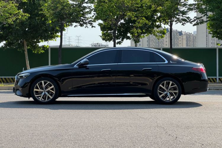 Mercedes-Benz E 300 L 2025 — 4