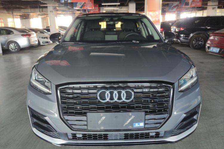 Audi Q2L 2021 — 2