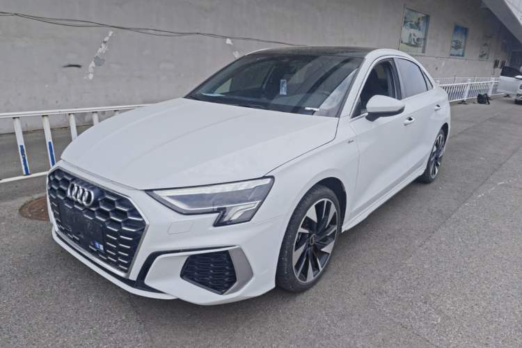 Audi A3L 2023 — фото 1