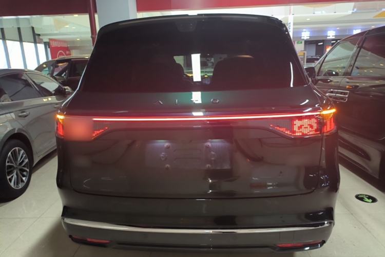 AITO AITO M8 2025 — 5