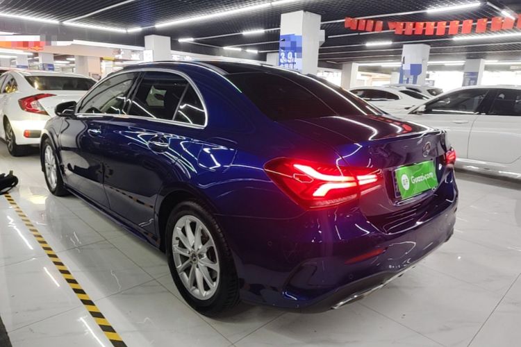Mercedes-Benz A 200 L 2020 — 4