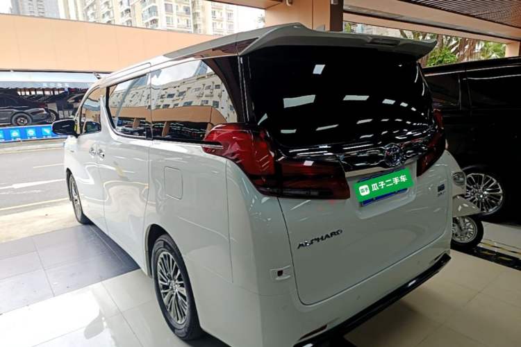 Toyota Alphard 2021 — фото 4