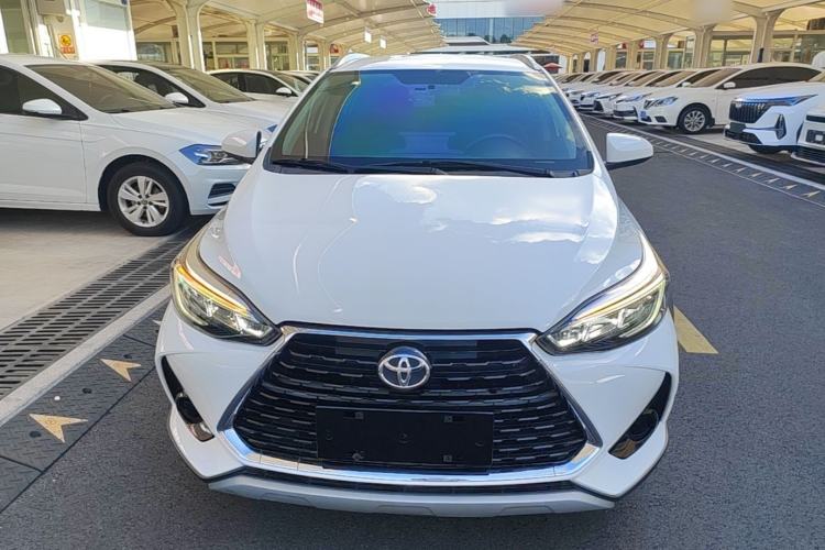 Toyota Yaris 2021 — фото 2