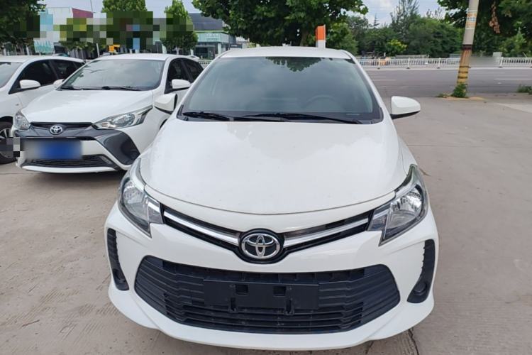 Toyota Yaris 2021 — фото 2