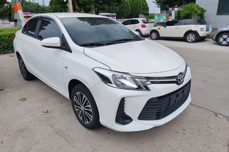 Toyota Yaris 2021 — фото 3