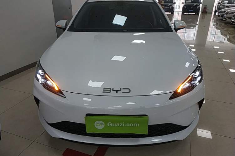 BYD Seal 05 DM-i 2025 — фото 2