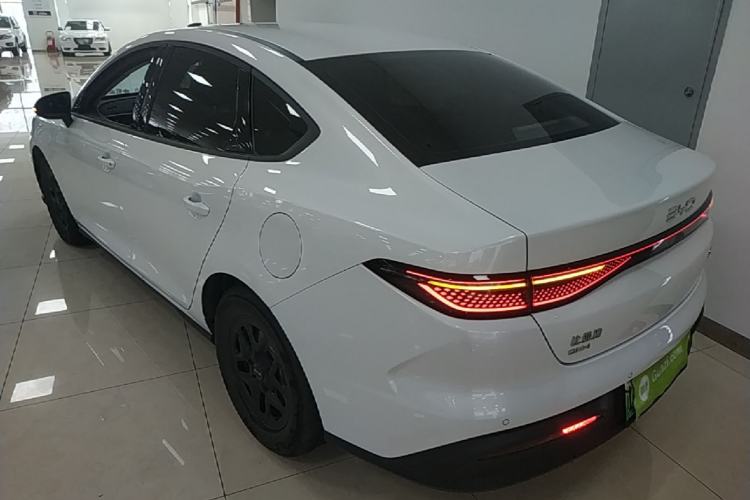 BYD Seal 05 DM-i 2025 — фото 4