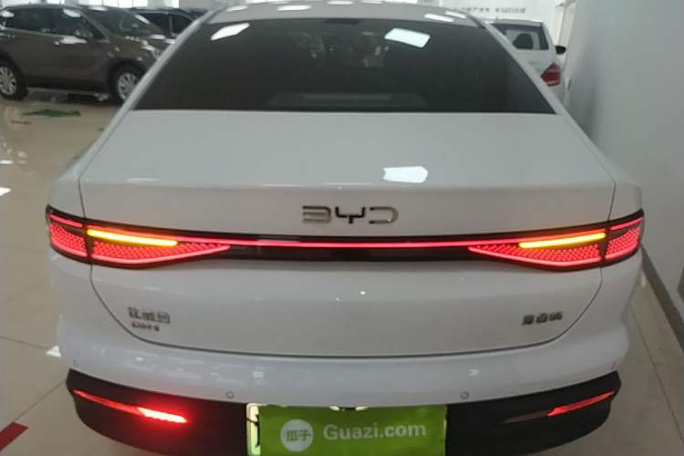 BYD Seal 05 DM-i 2025 — фото 5