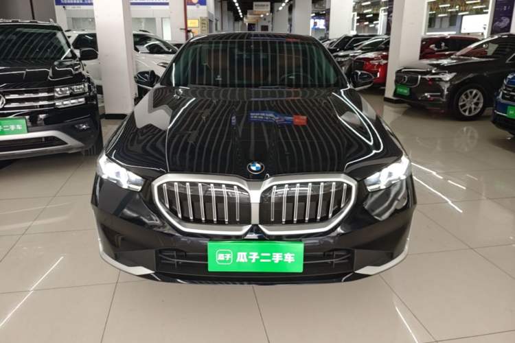 BMW 530Li 2024 — 2