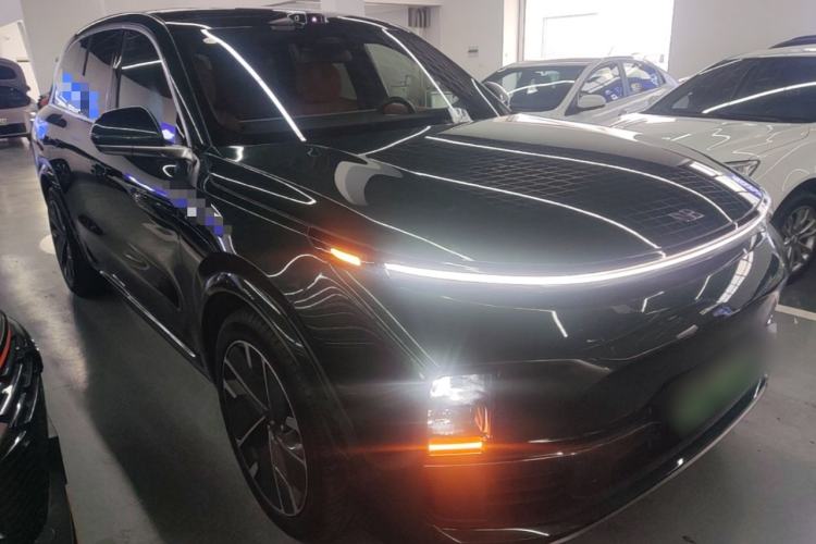 Li Auto L8 2025 — 3