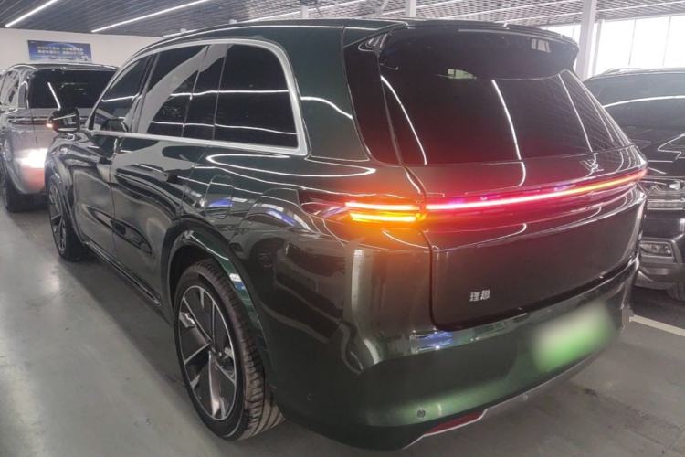 Li Auto L8 2025 — 4