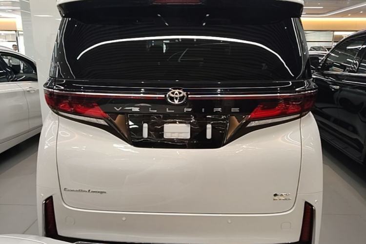 Toyota Vellfire 2024 — 5