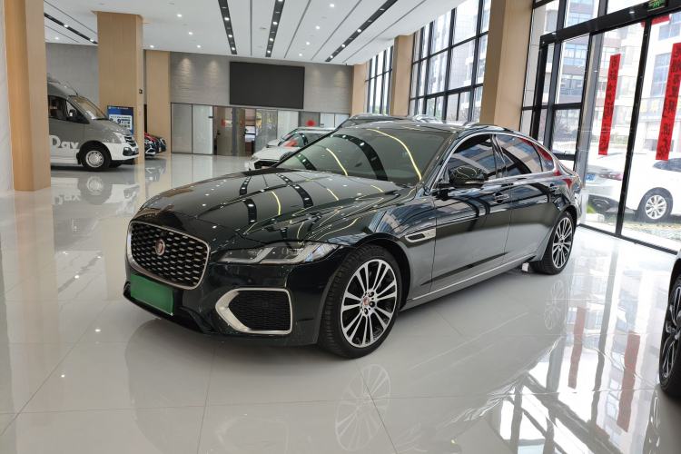 Jaguar XFL 2022 — фото 1