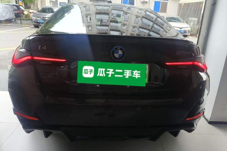 BMW i4 2022 — фото 5